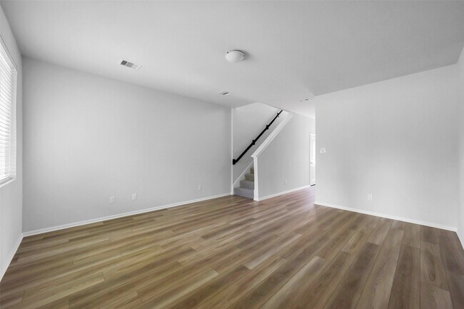 Photo - 1120 Novelle Bnd Dr