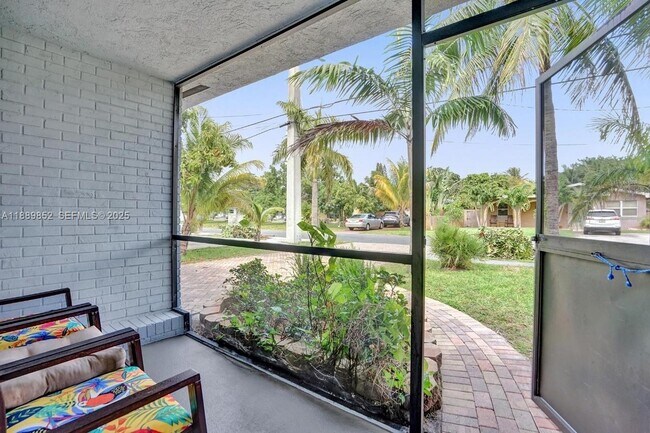 208 SW 2nd Ave