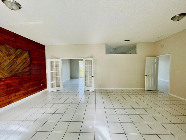 Photo - 2645 SE 5th Ct