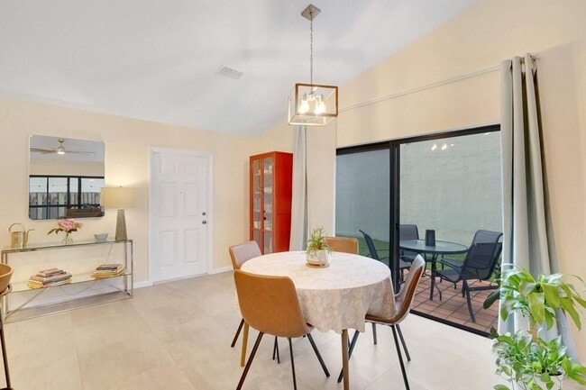 Photo - 1740 NW 21st Ct