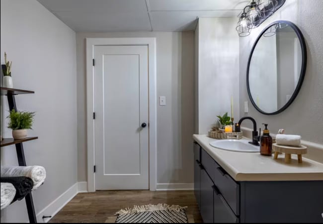 Photo - Windsor Manor