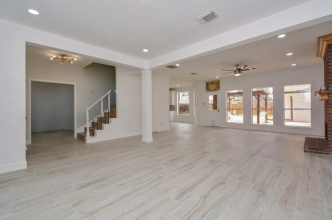 Photo - 5743 Henniker Dr