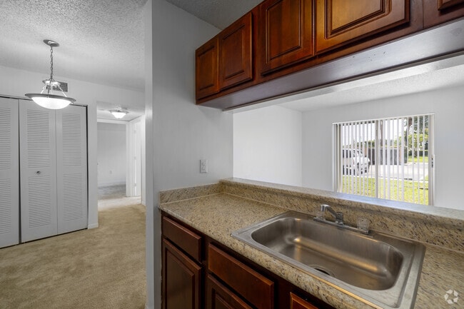 2 habitaciones, 1 baño - 755 pies cuadrados - Cocina - Winchester Gardens