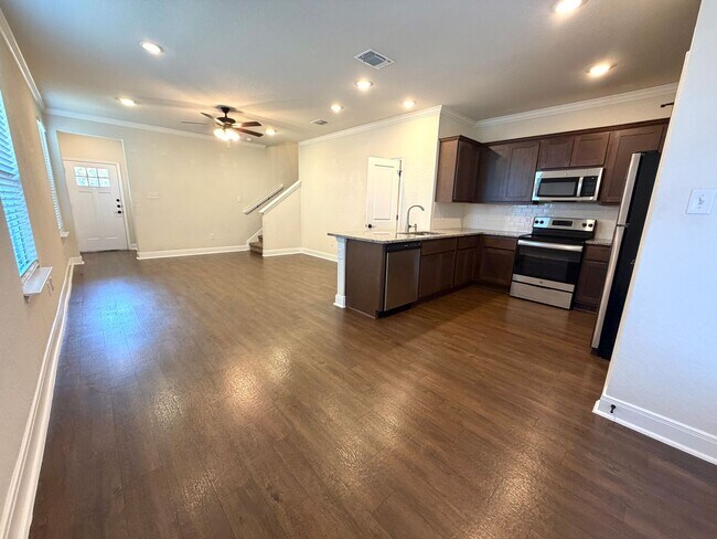 Photo - 3 bed 2.5 bath Duplex in a gated community