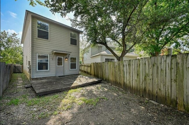 Photo - 1531 Parkfield Cir