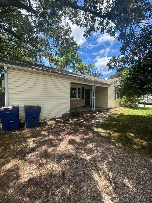 Building Photo - 4501 N. 33rd Rental
