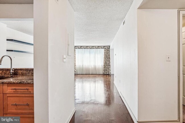 Photo - 10101 Grosvenor Pl Unit 407