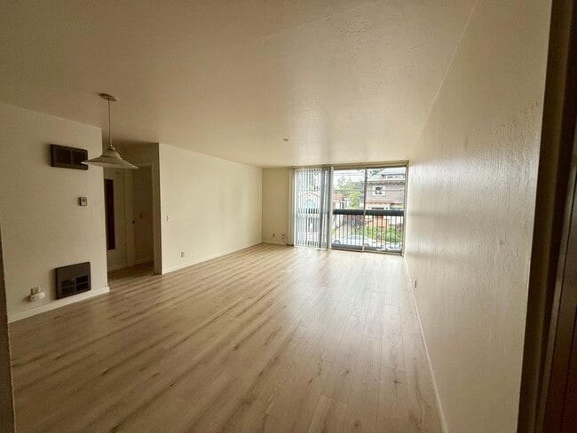 Photo - 2211 Carleton St