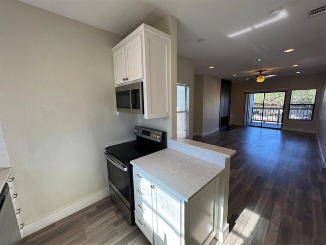 Photo - 2417 W Slaughter Ln