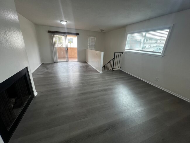 Photo - 1110 Hingham Ln