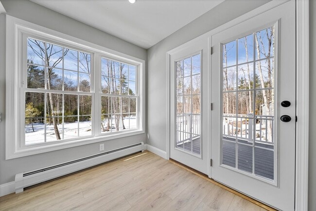 Photo - 142 S Main St