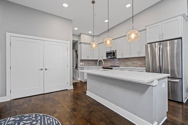 Photo - 50 Laidlaw Ave Unit 3