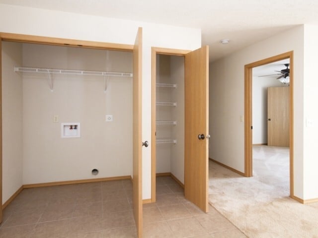 W/D Connections/Pantry