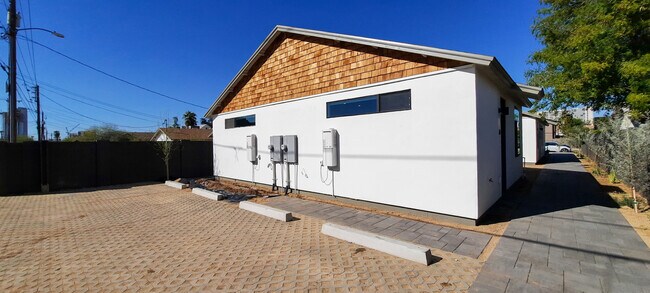 Photo - 1027 E McKinley St