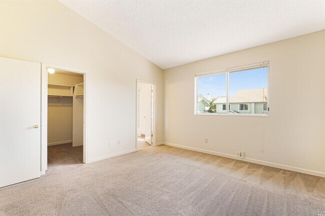 Photo - 7 Meridian Cir