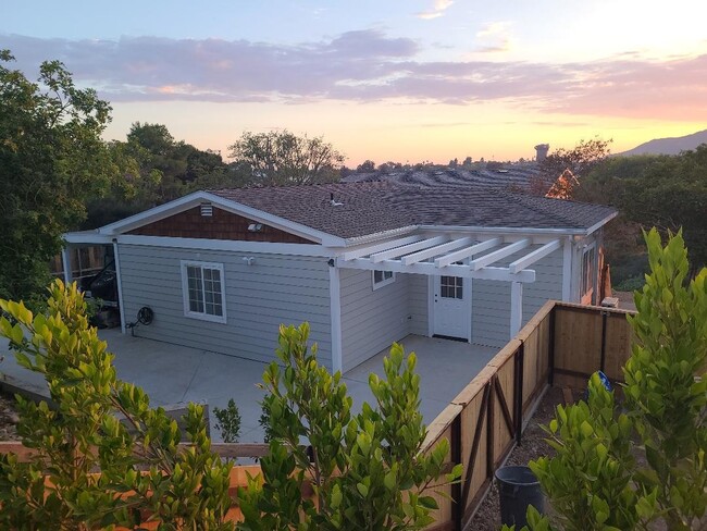 Building Photo - 1162 Hacienda Dr