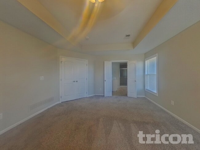 Photo - 5004 Woodstock St