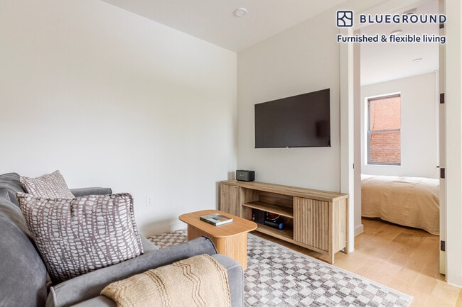 Photo - 511 9th St Unidad FL3-ID1850