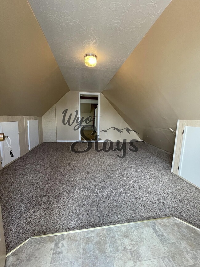 Building Photo - 409 S Brooks St Unit 2