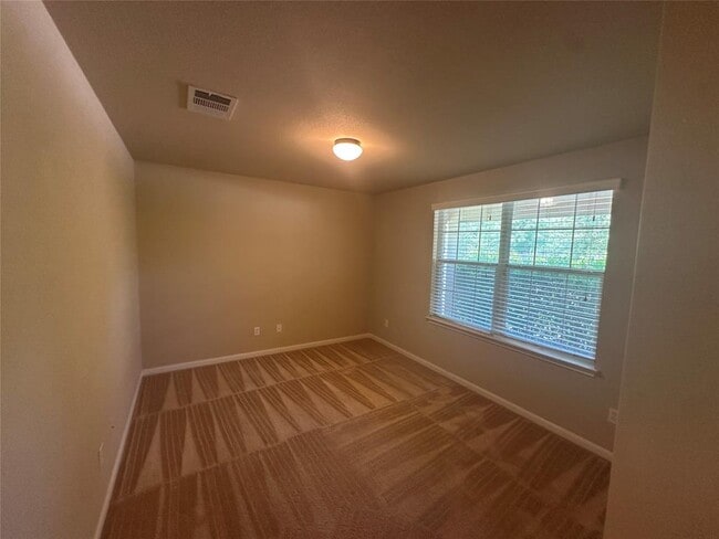Photo - 7714 Squirrel Hollow Dr