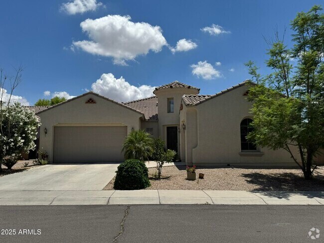 Building Photo - 2531 E Iris Dr Rental