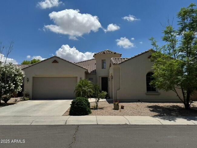 Photo - 2531 E Iris Dr House