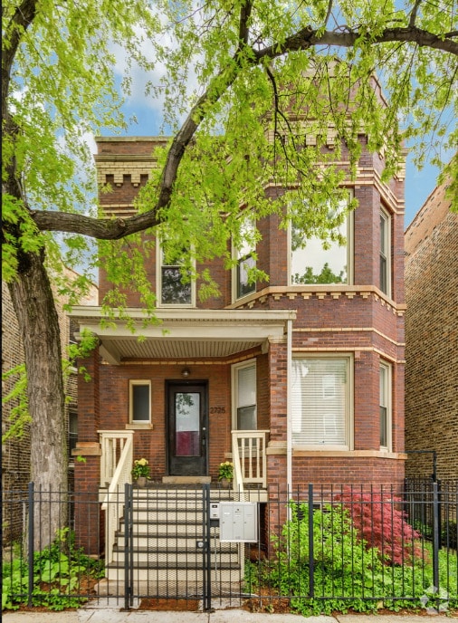 Building Photo - 2725 N Kedzie Ave Rental