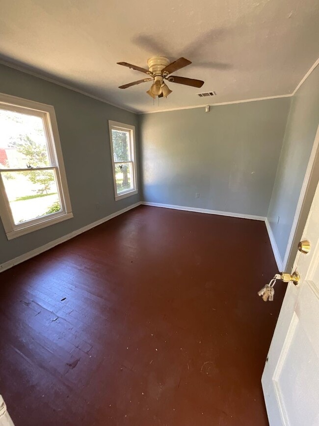 Photo - 6500 Henderson Ave