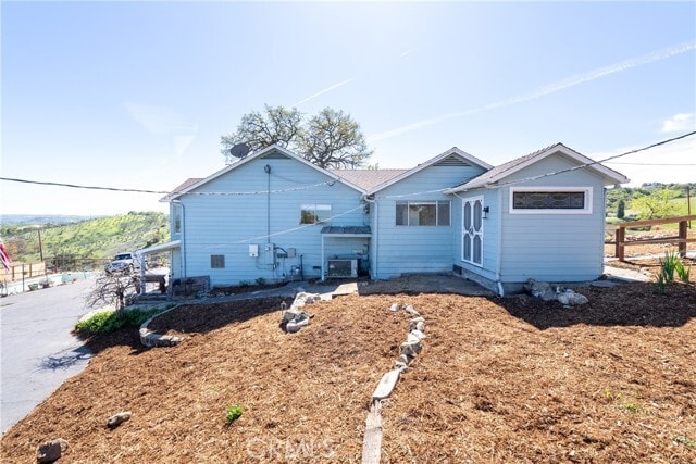 Photo - 549 Derby Ln