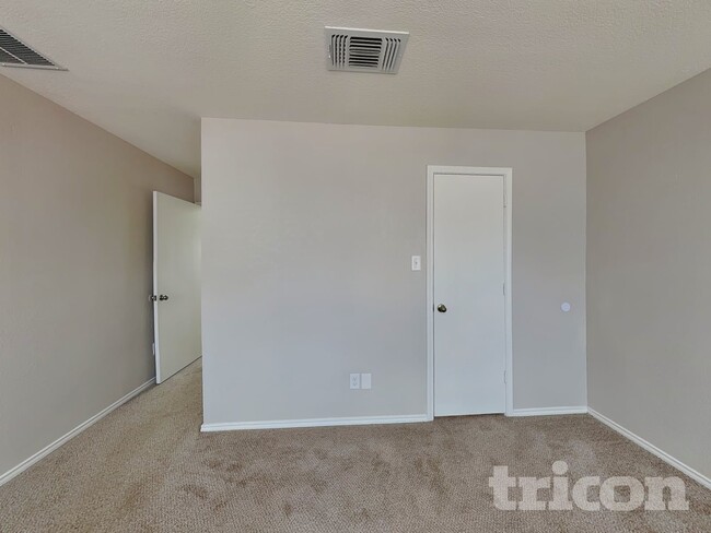 Photo - 4330 Safe Hbr