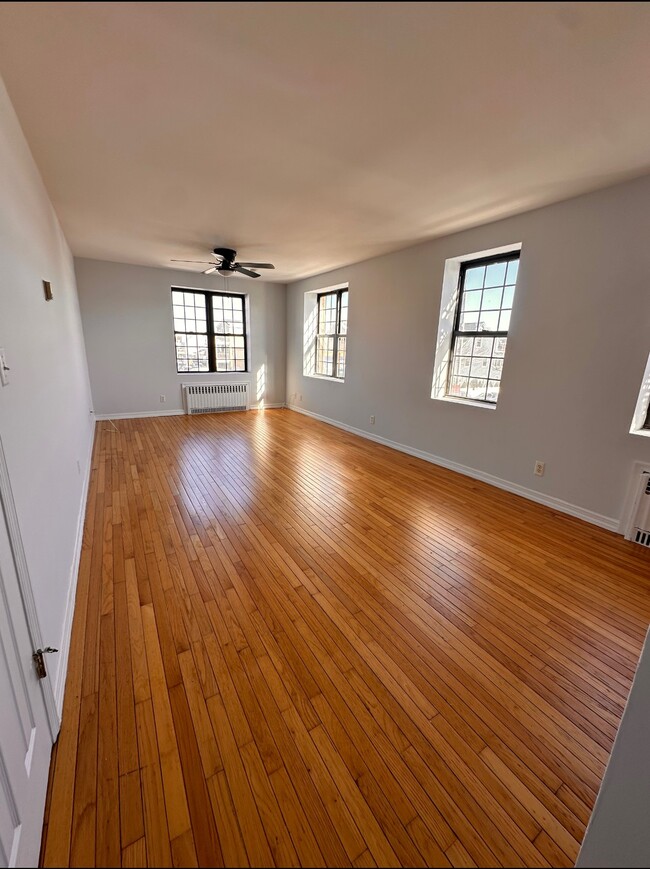 Photo - 890 W Beech St Casa