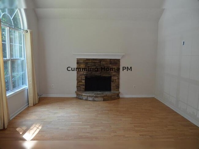 2/2 PRIVATE Ranch Home AVAILABLE NOW!