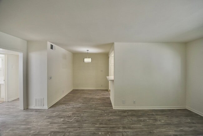 Photo - 14706 Dickens St Unidad 06