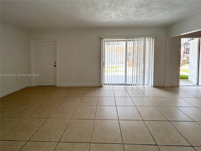 8287 NE Miami Ct Unidad 102