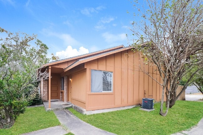Photo - 323 W William Cannon Dr