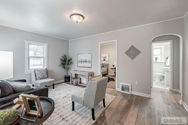 Building Photo - 465 3rd St Rental