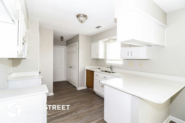 Photo - 5536 Terri Lynn Cove