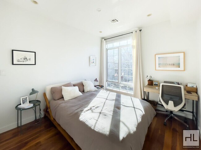 Photo - JACKSON STREET / Williamsburg Brooklyn / E... Unit 3