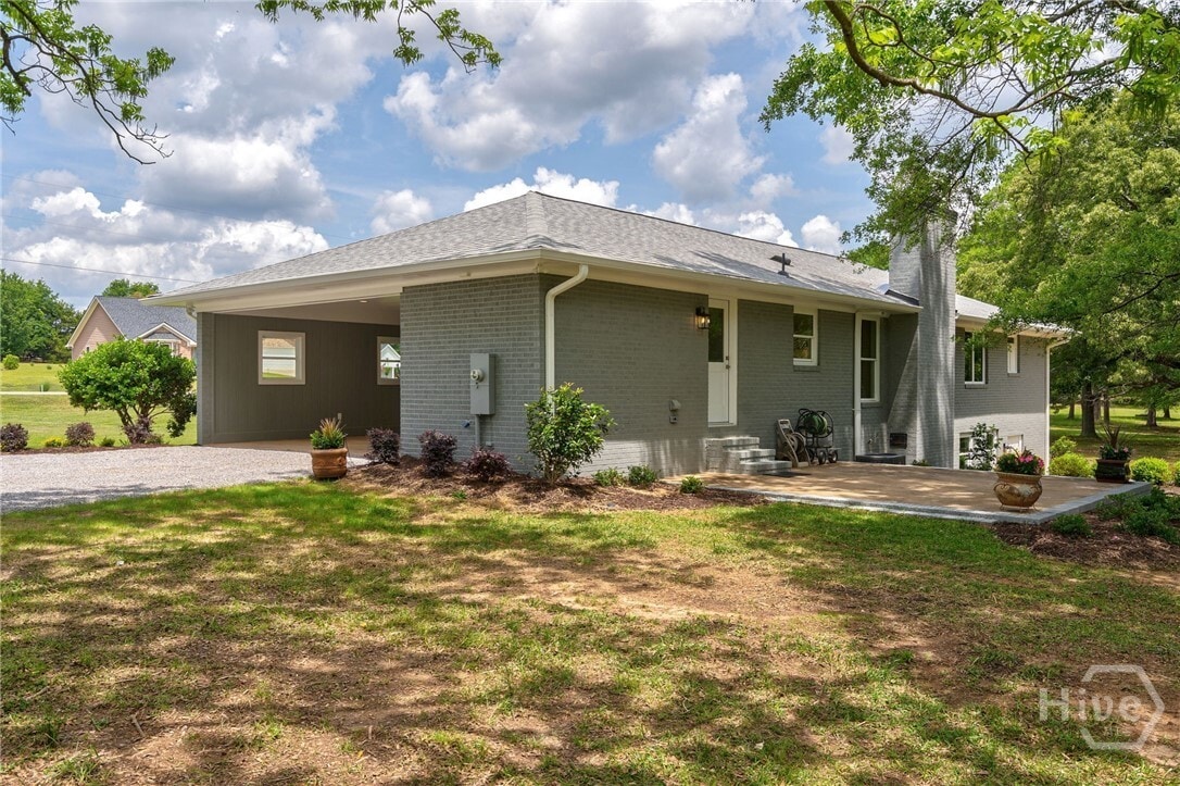 Photo - 1090 Kenway Dr