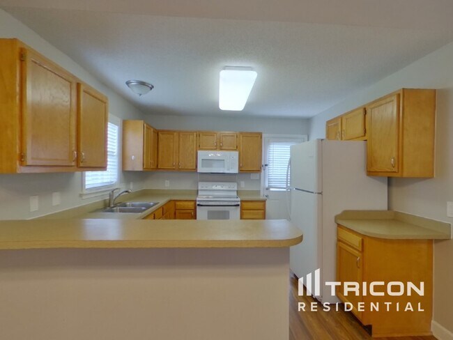 Photo - 1646 Marmot Pl SE