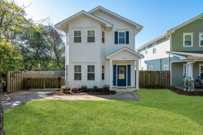 Photo - 1003 Cherry Laurel St House