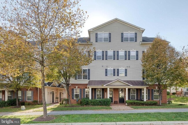 Building Photo - 23216 Observation Dr