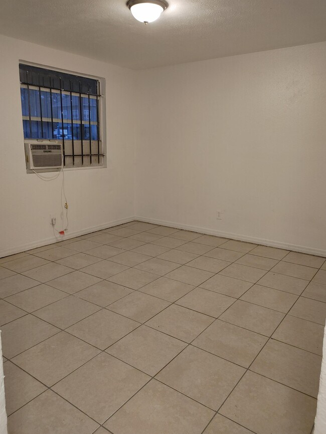 1820 Whitner St Unit 3