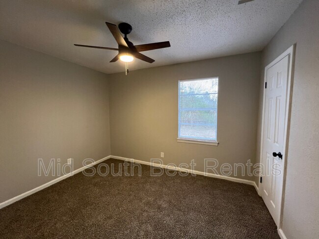 Photo - 4276 Westmont Rd