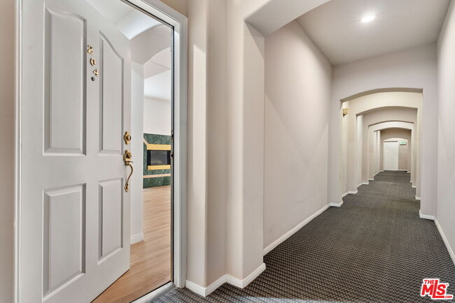 Photo - 8646 W Olympic Blvd Unidad 204