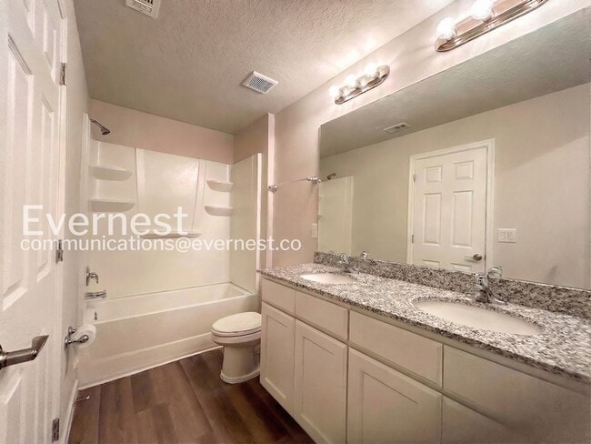 Photo - 25 Raeland Ln