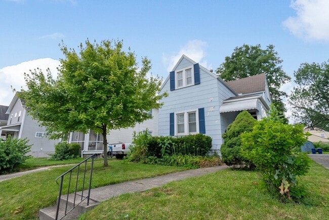 Photo - 1561 Glenn Ave