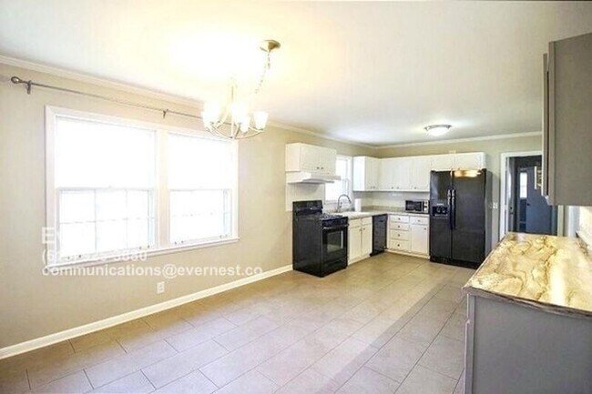 Photo - 300 Ladybird Dr