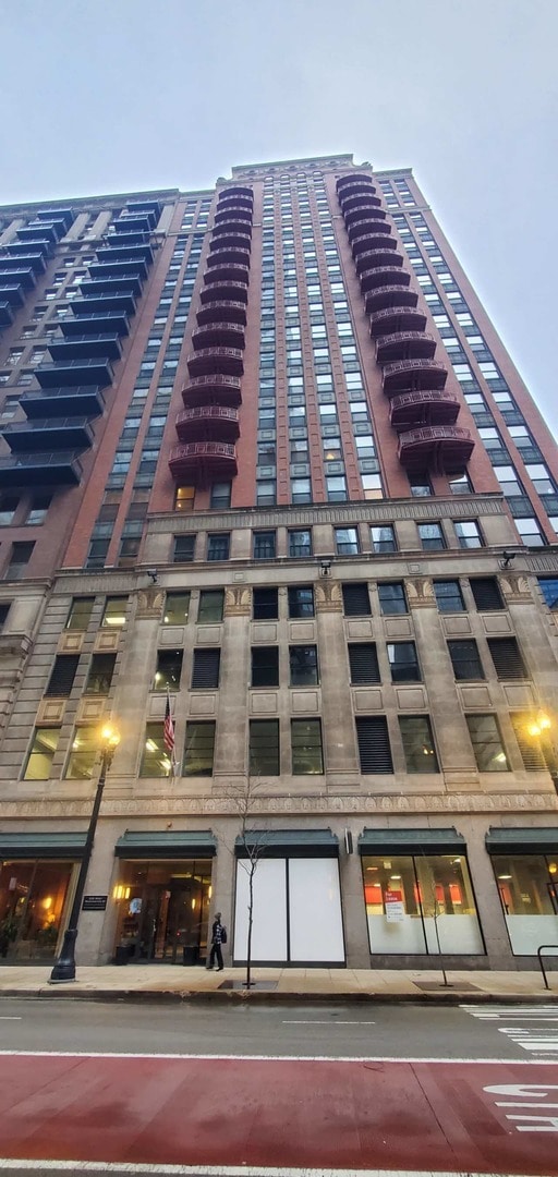 Photo - 208 W Washington St Unidad 709 Rental