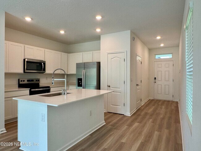 Photo - 5989 Ortega Lk Dr